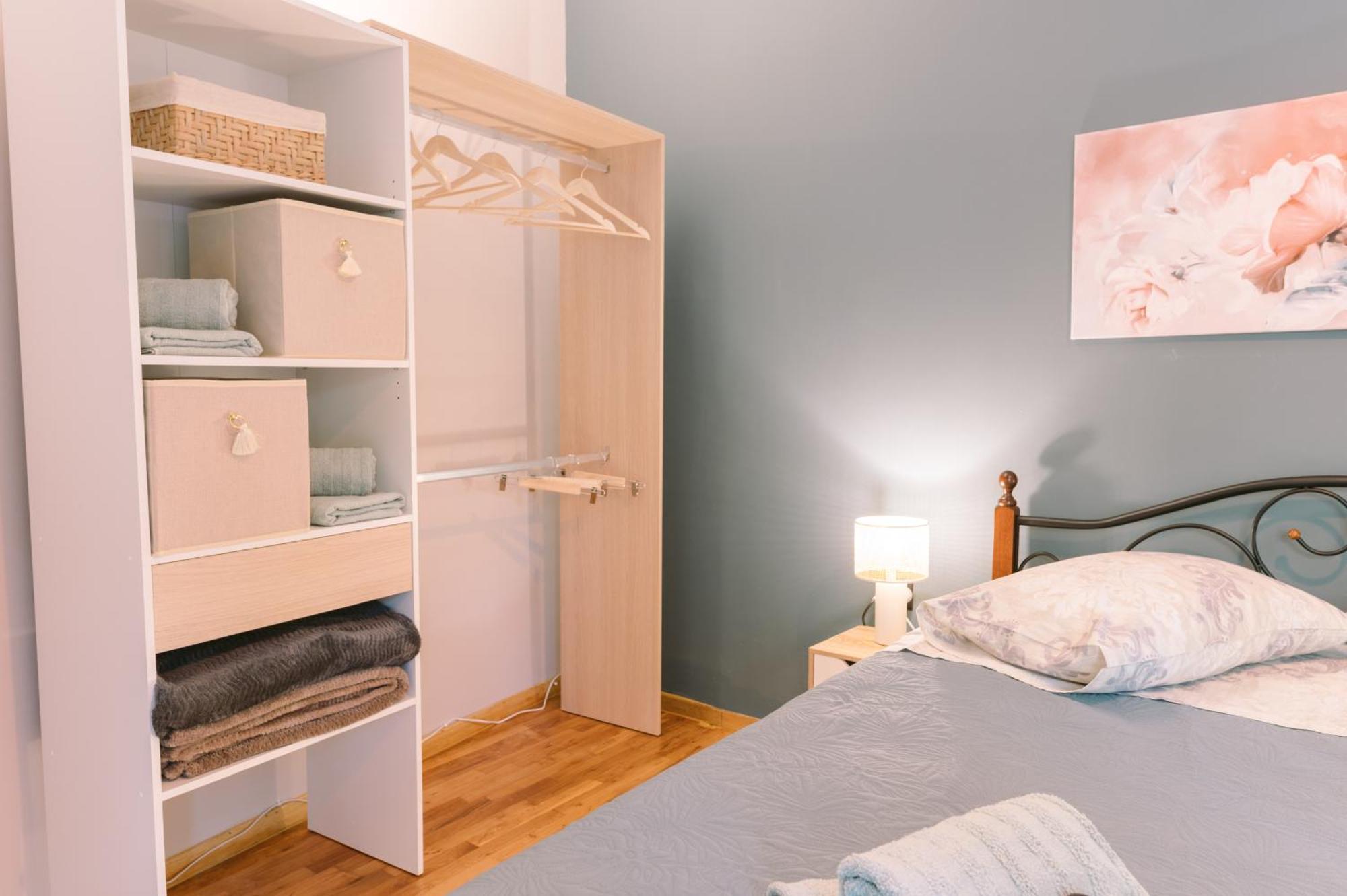 The Dreams Trilogy - Somnus Apartment *